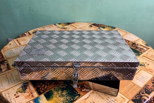 Alumixbox - CAIXA ALUMÍNIO COM FOGÃO COOKTOP