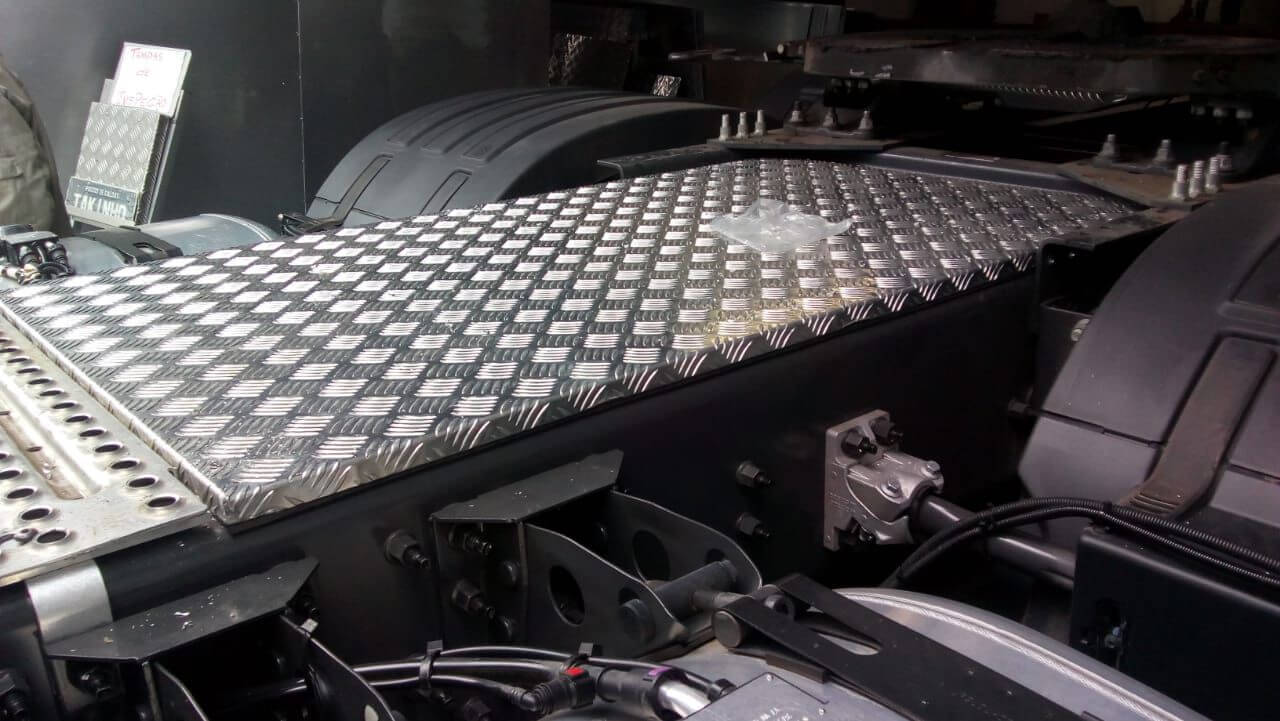 Alumixbox - MESA DA 5ª RODA ALUMINIO