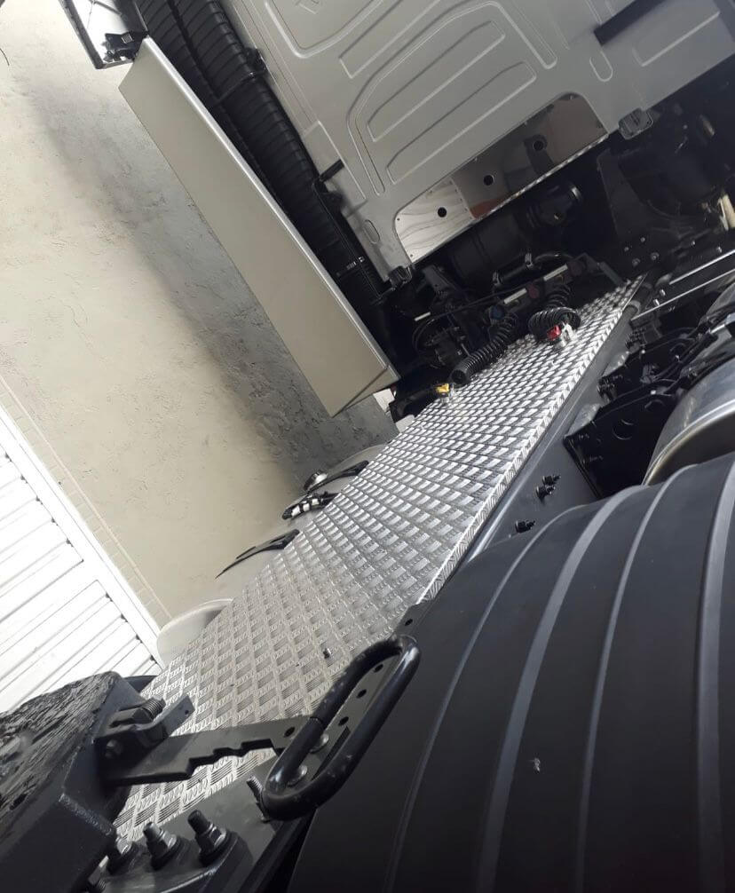 Alumixbox - MESA DA 5ª RODA ALUMINIO