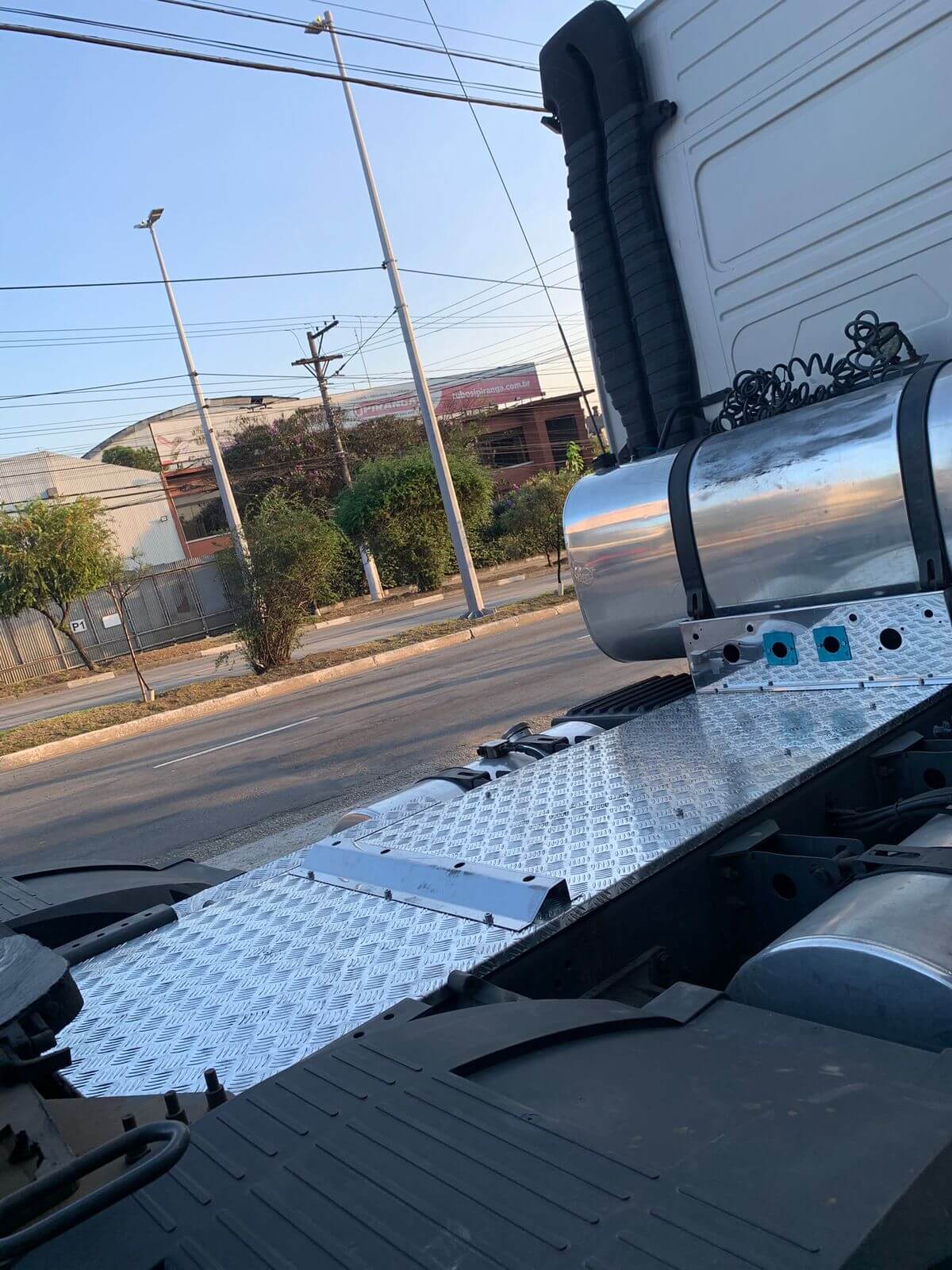 Alumixbox - MESA DA 5ª RODA ALUMINIO