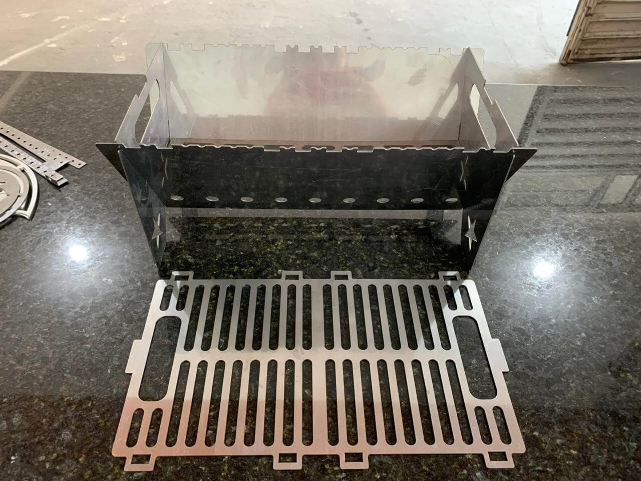 Alumixbox - MINI CHURRASQUEIRA DE INOX LASER