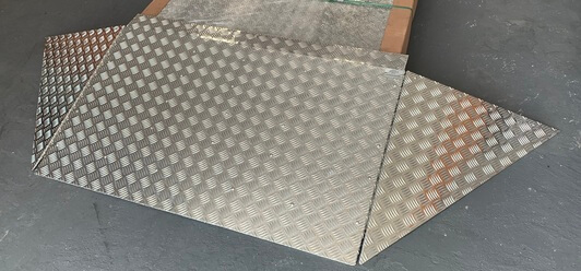 Alumixbox - RAMPA DE ACESSO DEGRAU