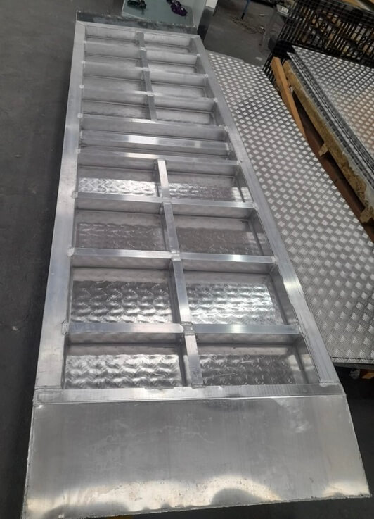 Alumixbox - RAMPA DE CARGA CAMINHÃO