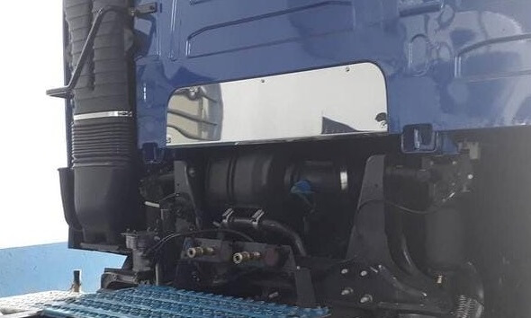 Alumixbox - TAMPA DE MOTOR VOLVO INOX