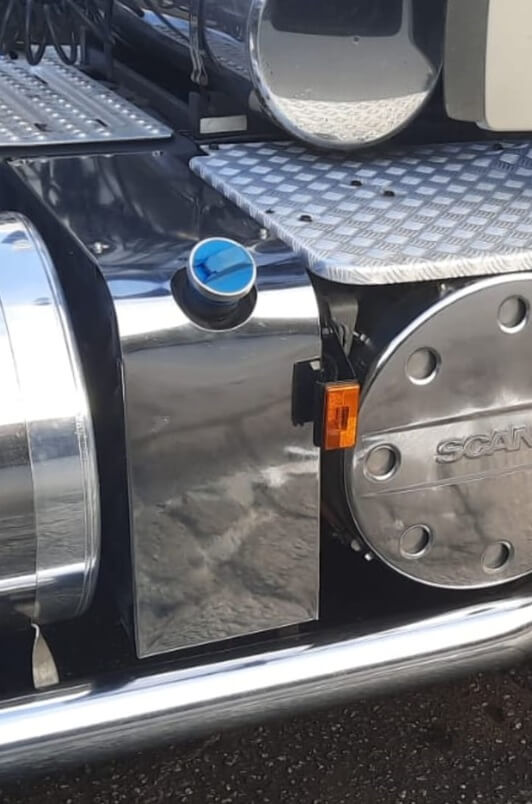 Alumixbox - TAMPA DO ARLA SCANIA GRANDE DE INOX