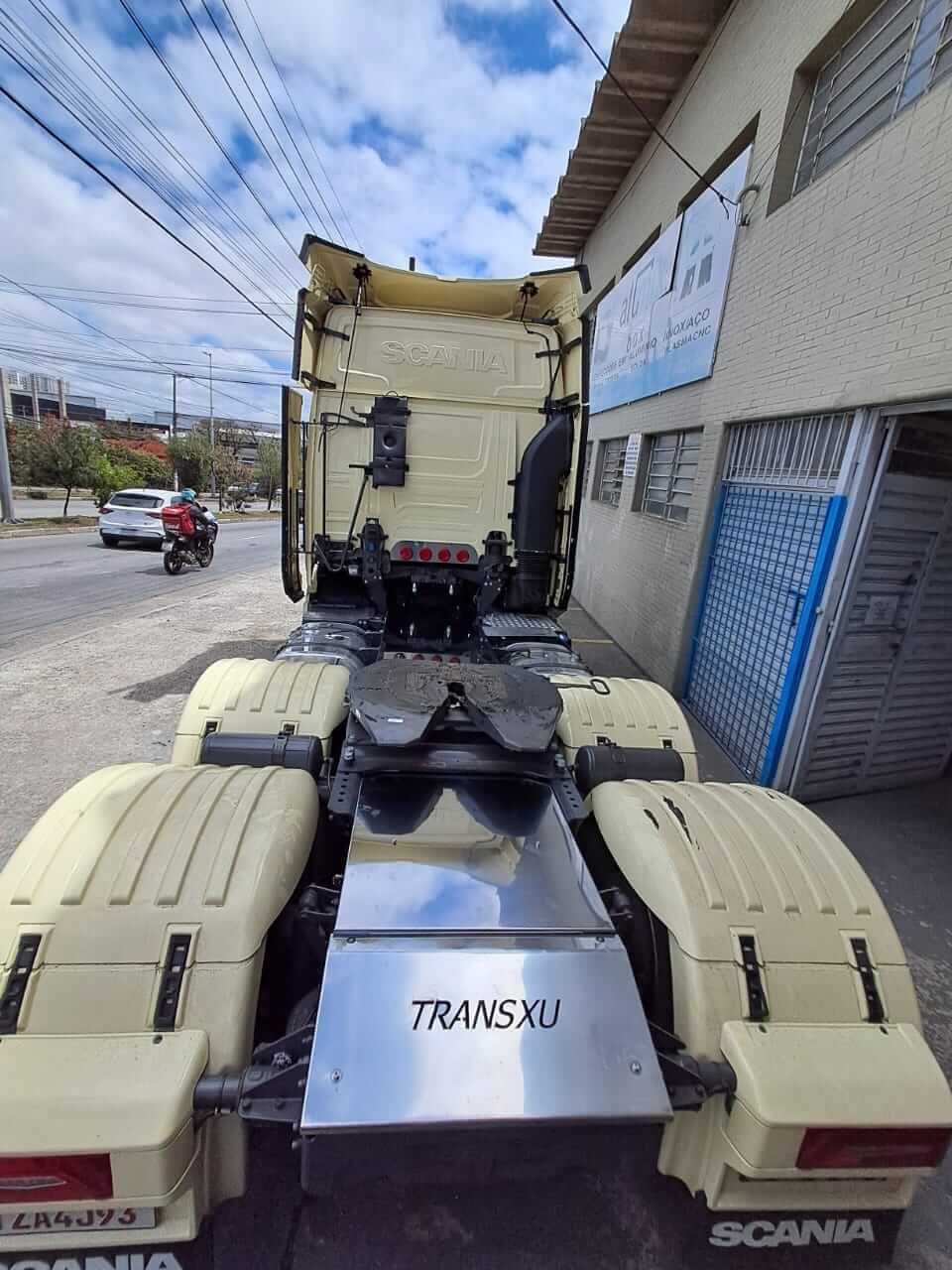 Alumixbox - MESA DA QUINTA RODA