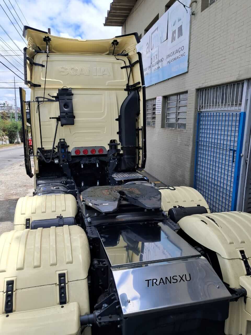 Alumixbox - MESA DA QUINTA RODA