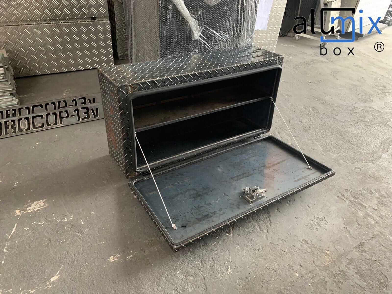 Alumixbox - CAIXA DE FERRO