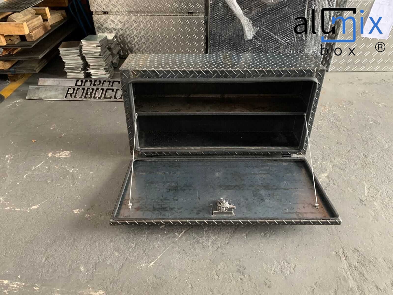 Alumixbox - CAIXA DE FERRO