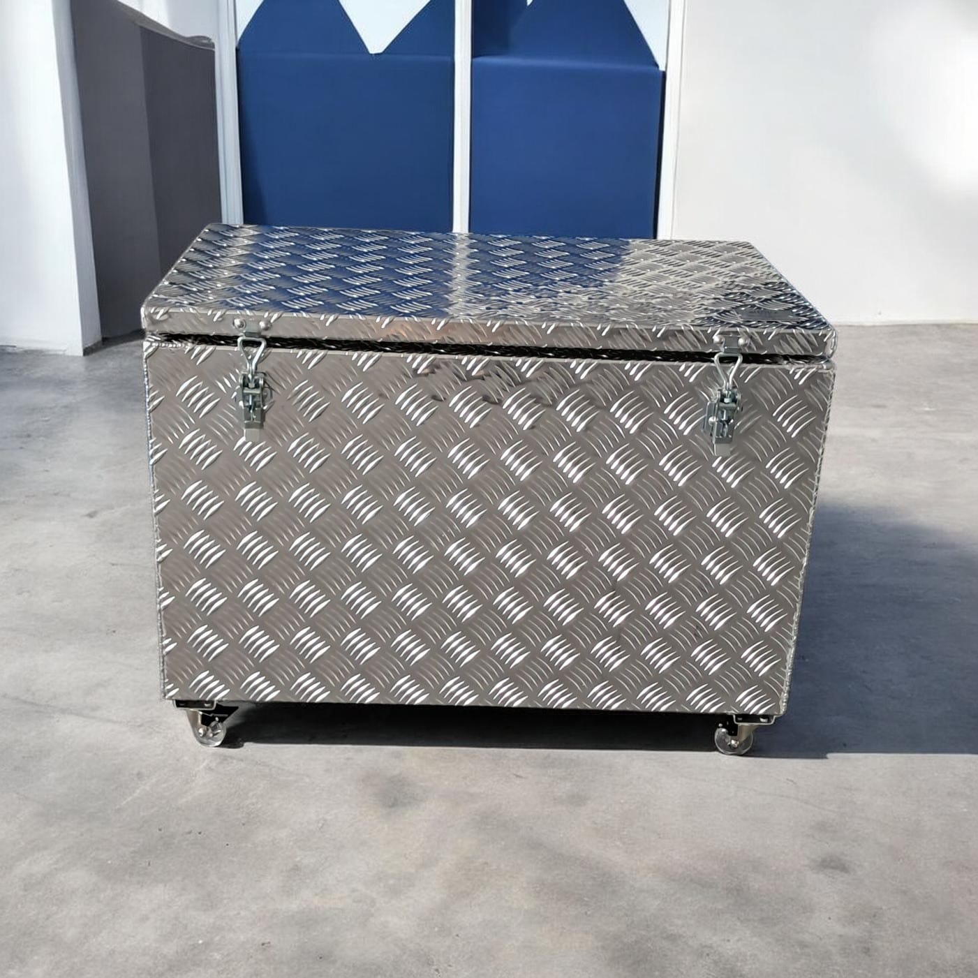 Alumixbox - CAIXA INDUSTRIAL C/ LOGO FEITO A LASER
